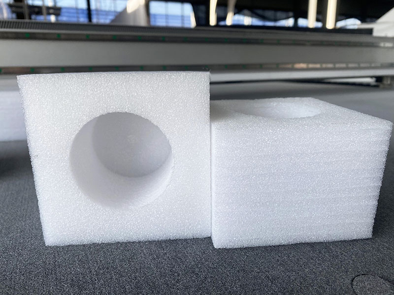 EPE フォームボード CNC 切断および彫刻機