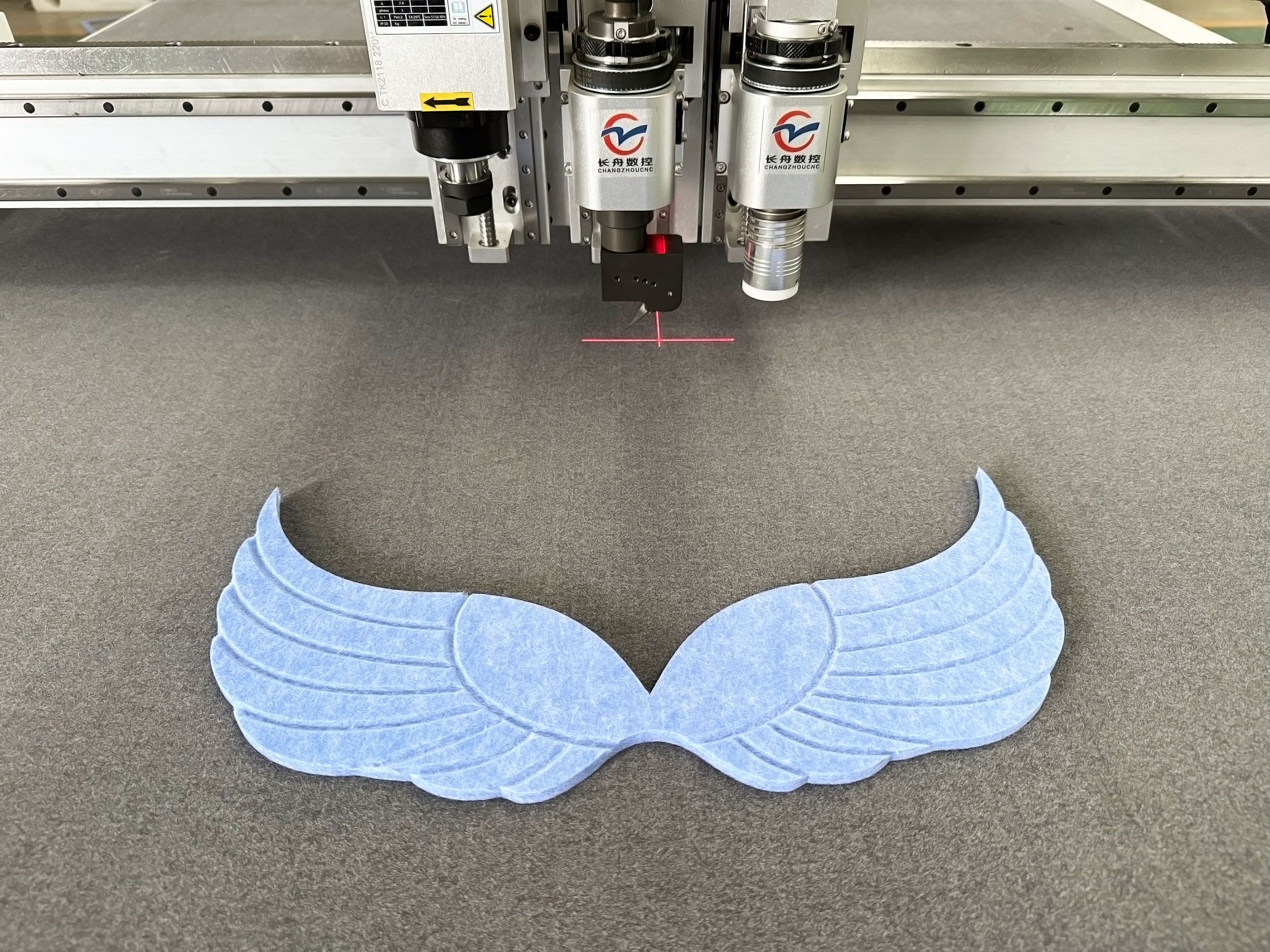 เครื่องตัดและเซาะร่อง CNC แผงอะคูสติก PET Felt