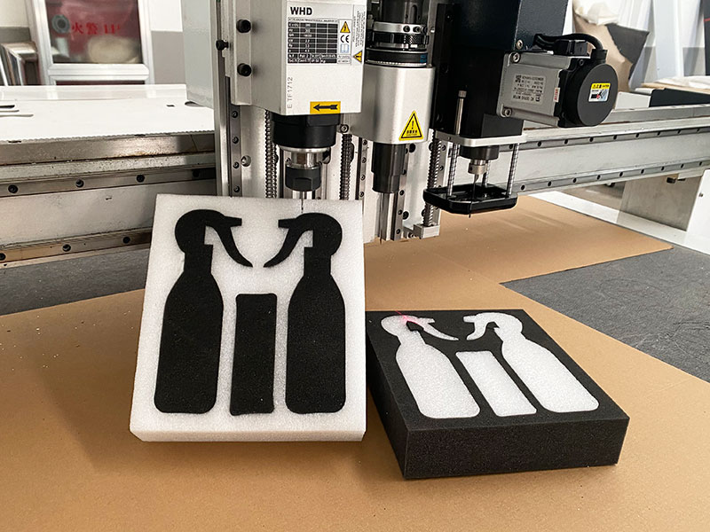 Scegliere una macchina da taglio a coltello oscillante in schiuma: 10 domande chiave che gli acquirenti devono porre