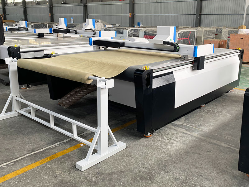 آلة القطع باستخدام الحاسب الآلي الصناعية للجلود